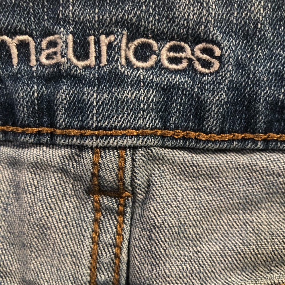 Maurices size 12 blue denim shorts slightly distressed stretch - Picture 5 of 10
